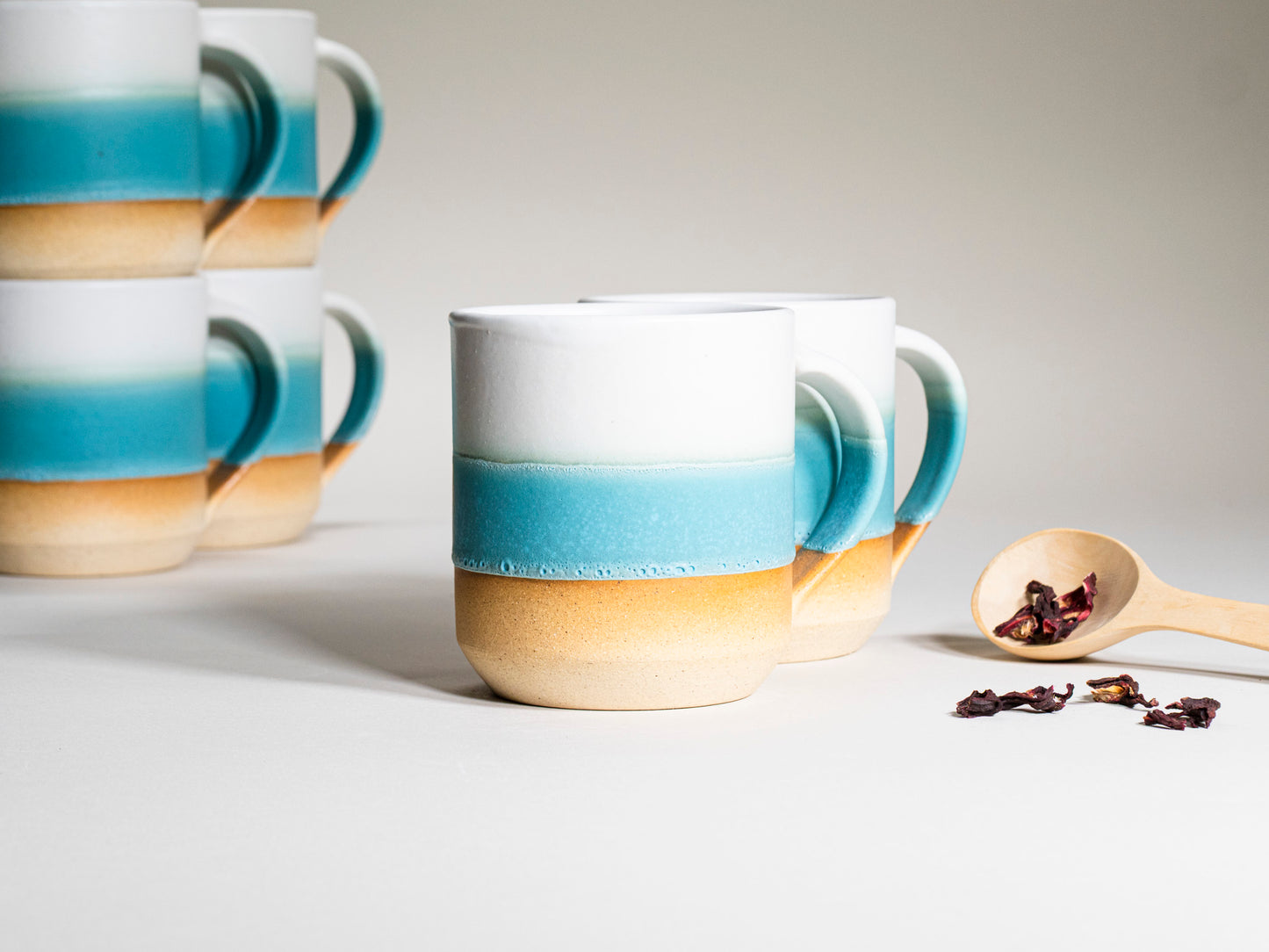 Ceramic Coffee Tea Mug with Handle Turquoise White 14 oz Stoneware