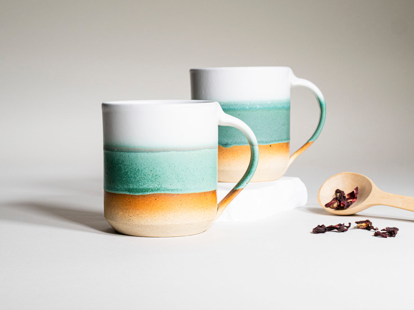 Ceramic Coffee Tea Mug with Handle Green White 14 oz Stoneware